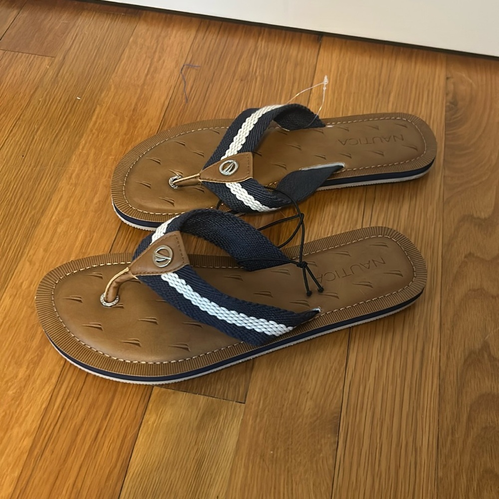 Nautica blue white sandals flip flops 7 NWT - Picture 2 of 3